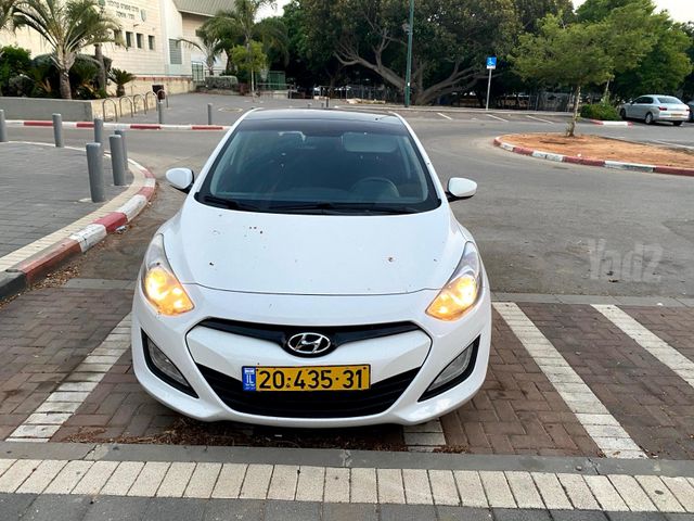 יונדאי i10