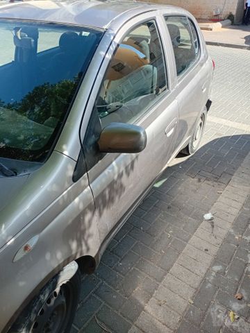 טויוטה יאריס