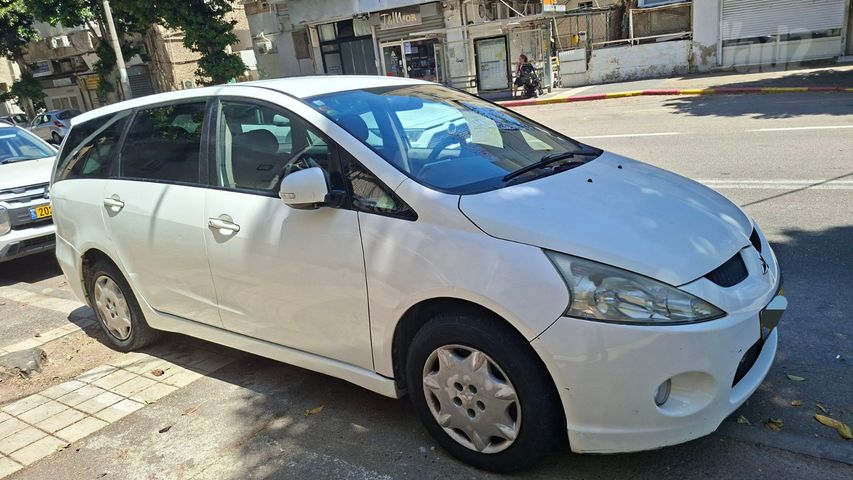 מיצובישי גרנדיס