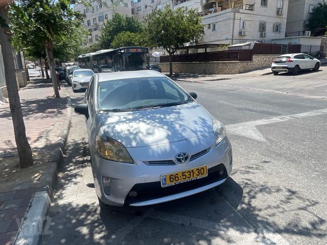 טויוטה פריוס