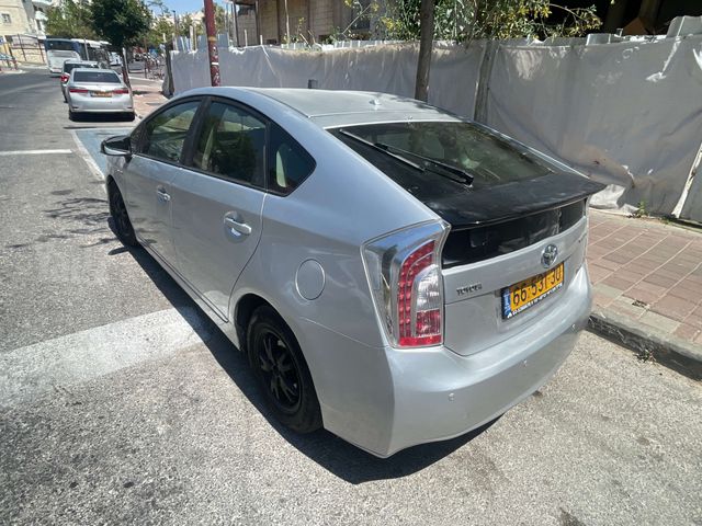 טויוטה פריוס