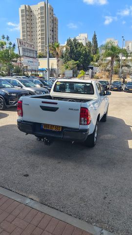 מודעת רכב טויוטה היילקס 2