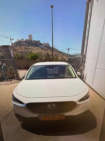 מודעת רכב מאזדה CX-30