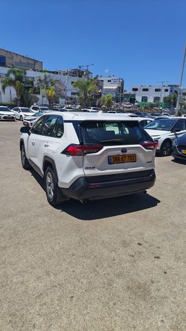 טויוטה RAV4