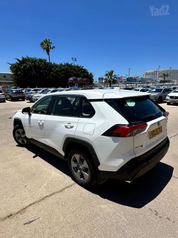 טויוטה RAV4