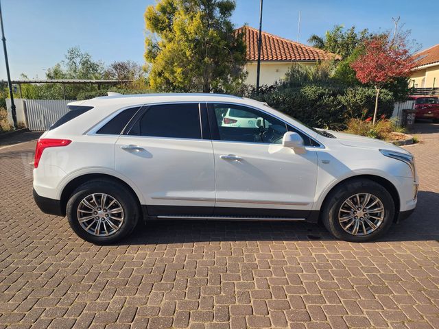 קאדילק XT5