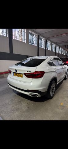 ב מ וו X6