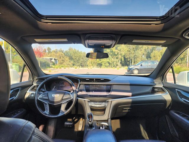 קאדילק XT5