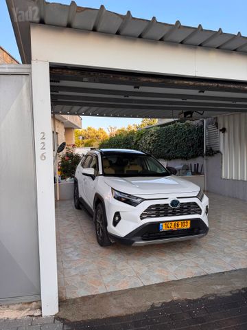 טויוטה RAV4