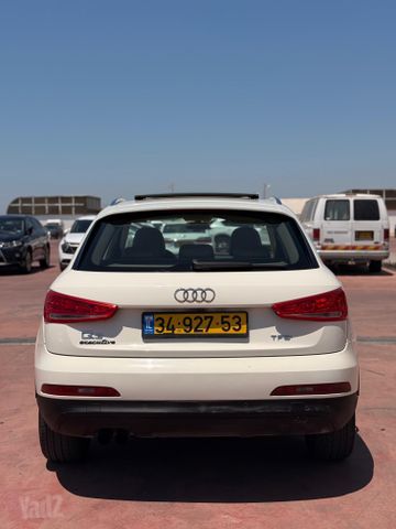 אאודי Q3