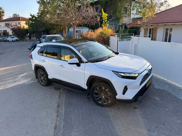 טויוטה RAV4