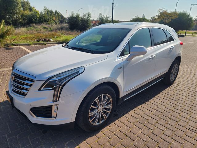 קאדילק XT5