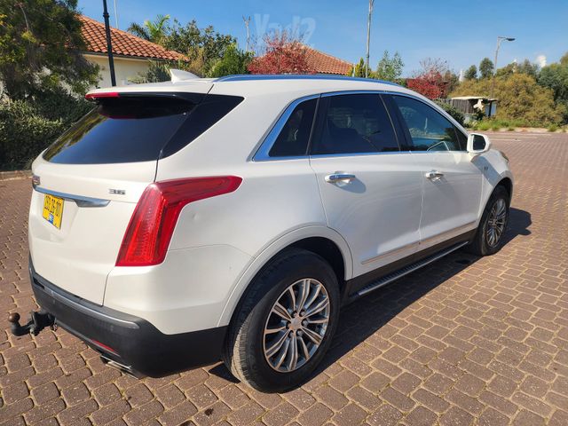 קאדילק XT5