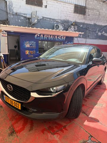 מודעת רכב מאזדה CX-30