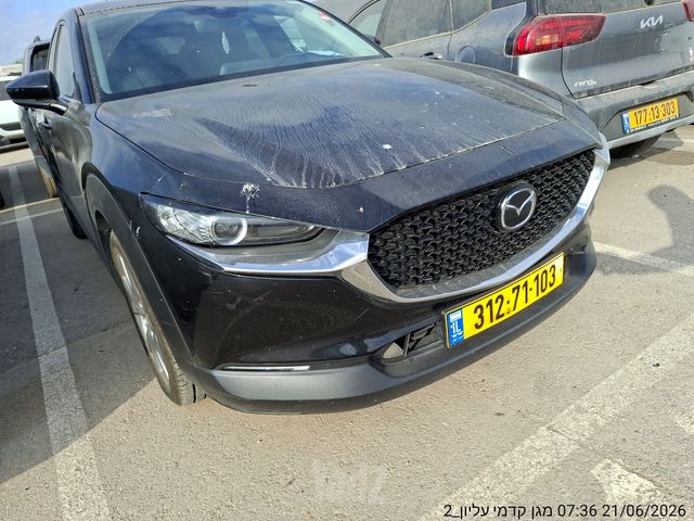 מודעת רכב מאזדה CX-30