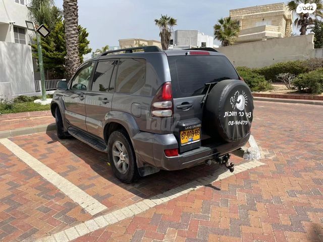 טויוטה לנד קרוזר