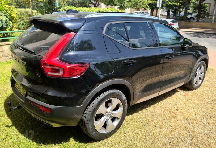 וולוו XC40