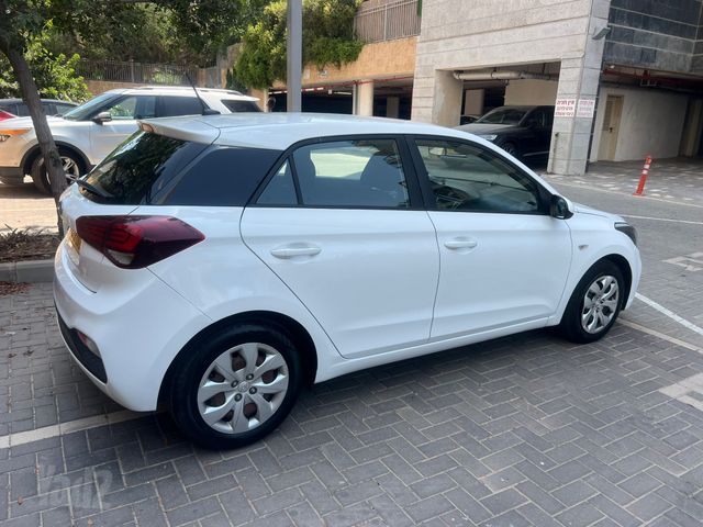 יונדאי i20