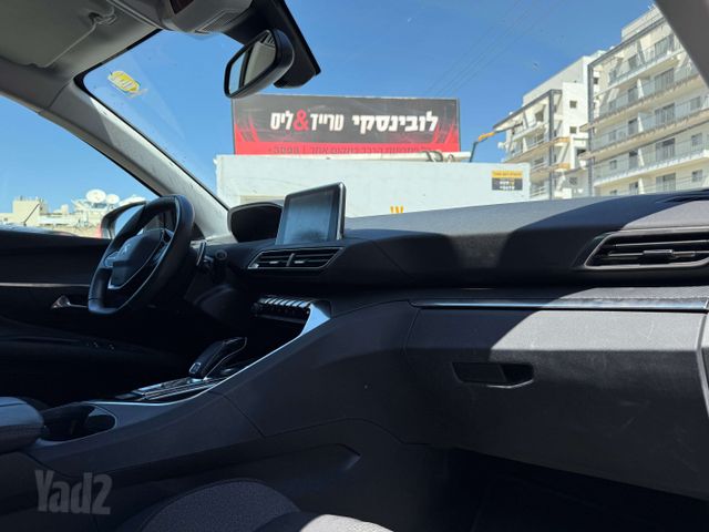 פיג'ו 3008