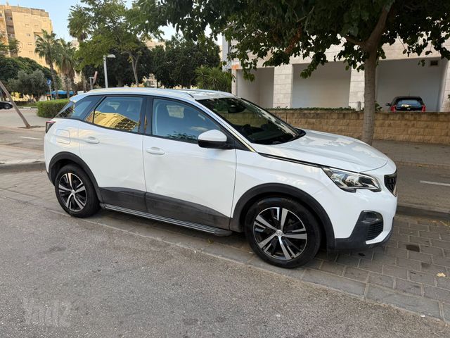 פיג'ו 3008