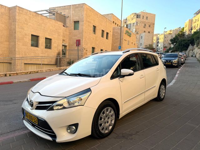 מודעת רכב טויוטה ורסו