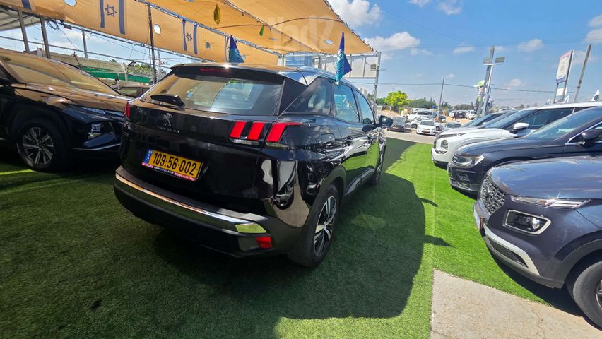 פיג'ו 3008