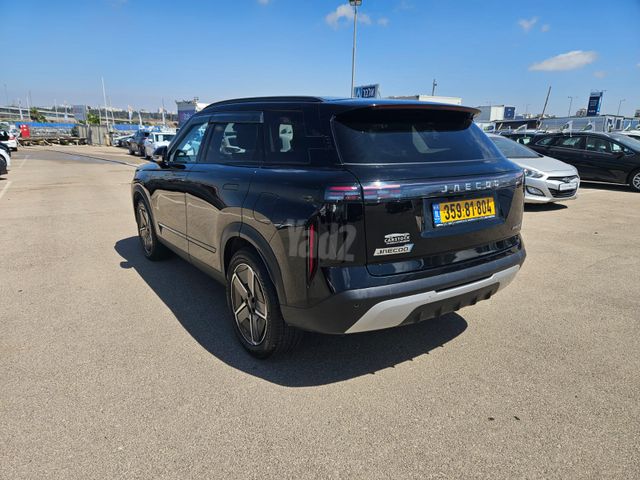 ג'אקו J7
