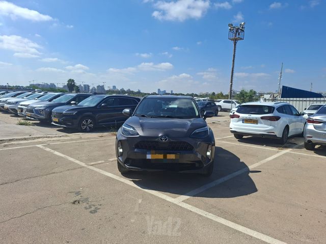 מודעת רכב טויוטה יאריס קרוס