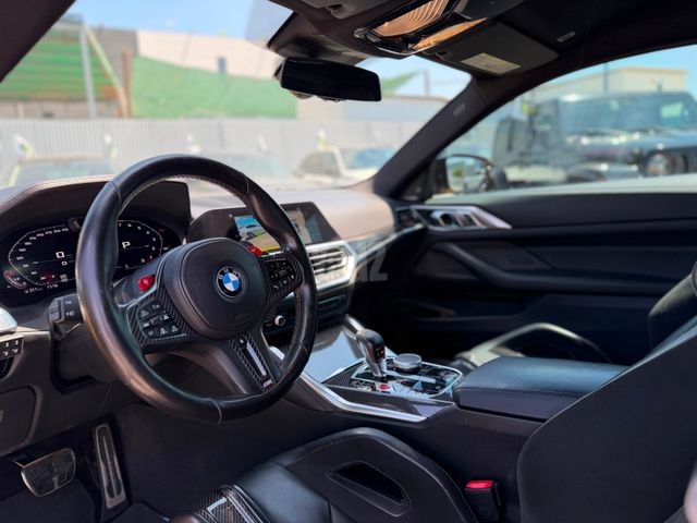 ב מ וו M4