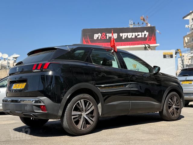פיג'ו 3008