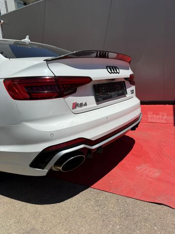אאודי A4