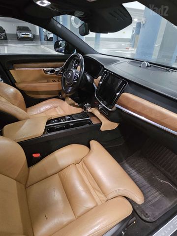 וולוו S90