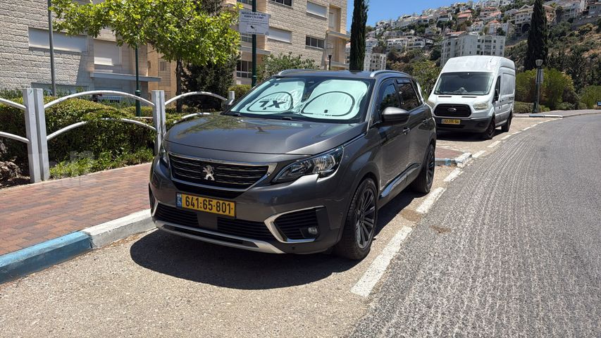 פיג'ו 5008