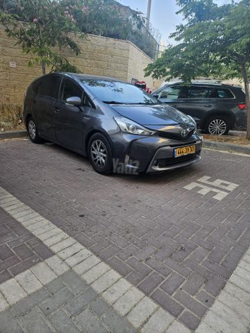 טויוטה פריוס פלוס