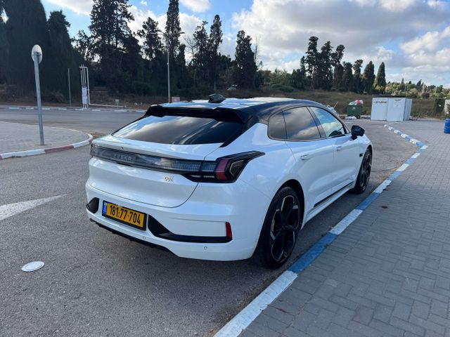 זיקר 001