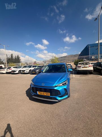 אם ג'י ZS