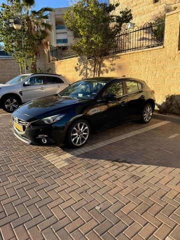 מודעת רכב מאזדה 3