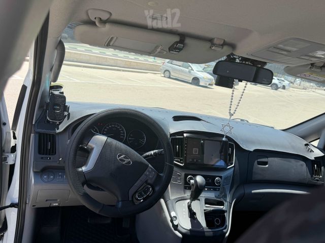 יונדאי H-1 / i800