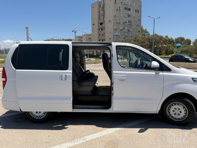 יונדאי H-1 / i800