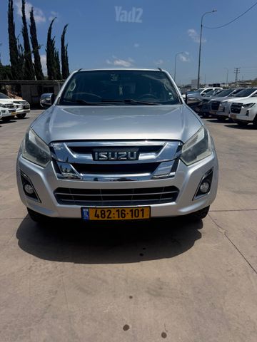 איסוזו די-מקס