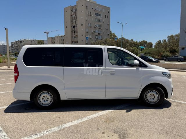 יונדאי H-1 / i800