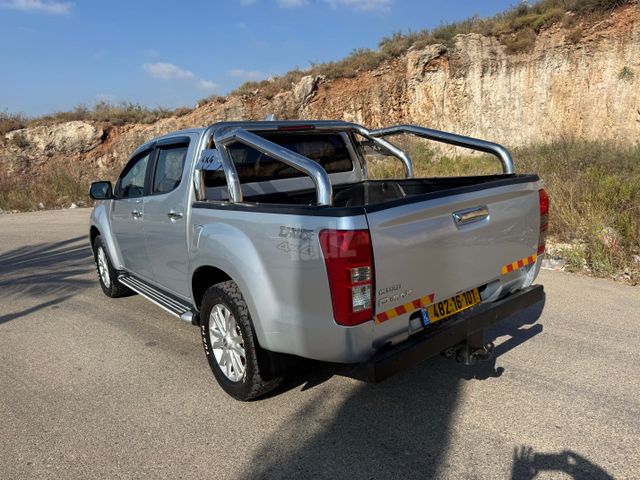 איסוזו די-מקס