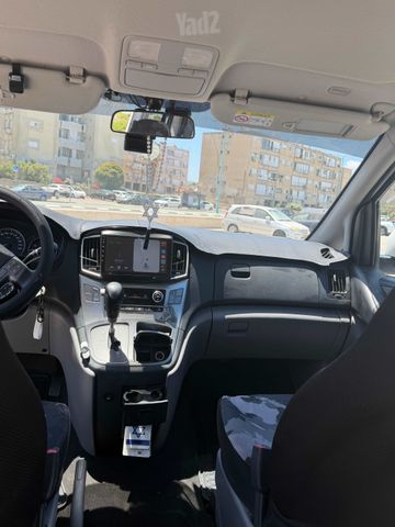 יונדאי H-1 / i800