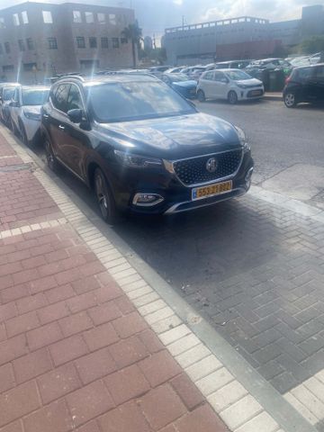 מודעת רכב אם ג'י EHS PHEV 1