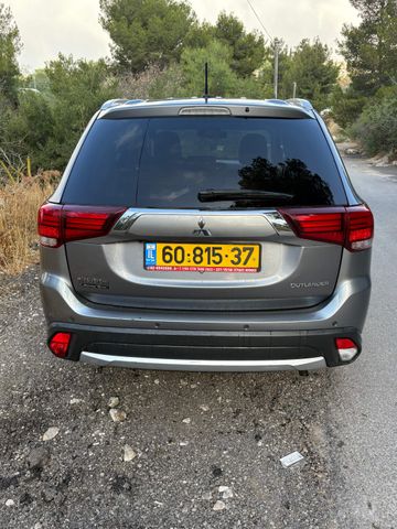 מיצובישי אאוטלנדר