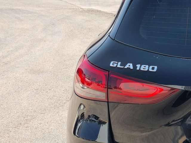 מרצדס-בנץ GLA