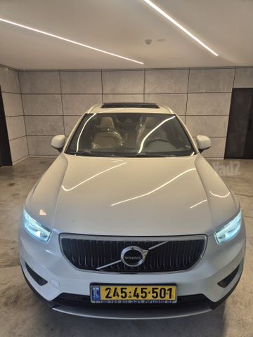 וולוו XC40