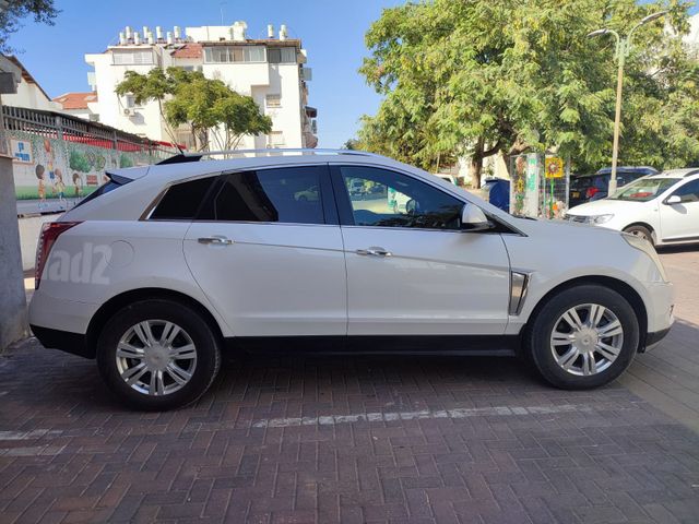 קאדילק SRX