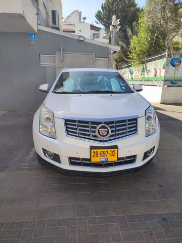מודעת רכב קאדילק SRX
