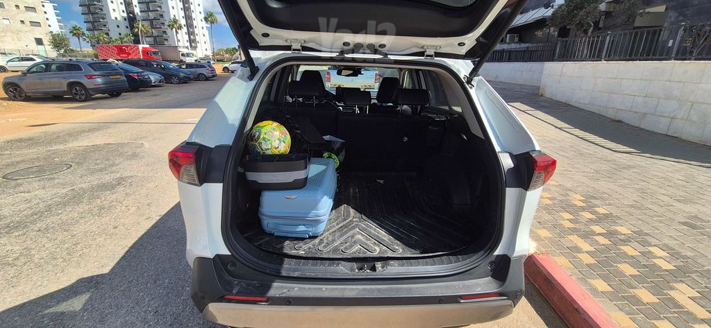 טויוטה RAV4